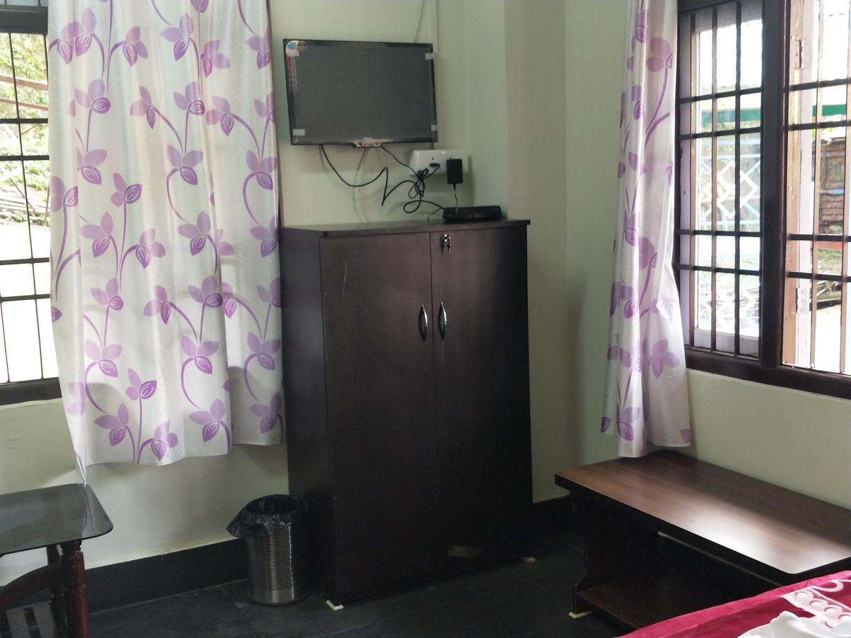 Hotel Pine Leaf Gangtok Bagian luar foto