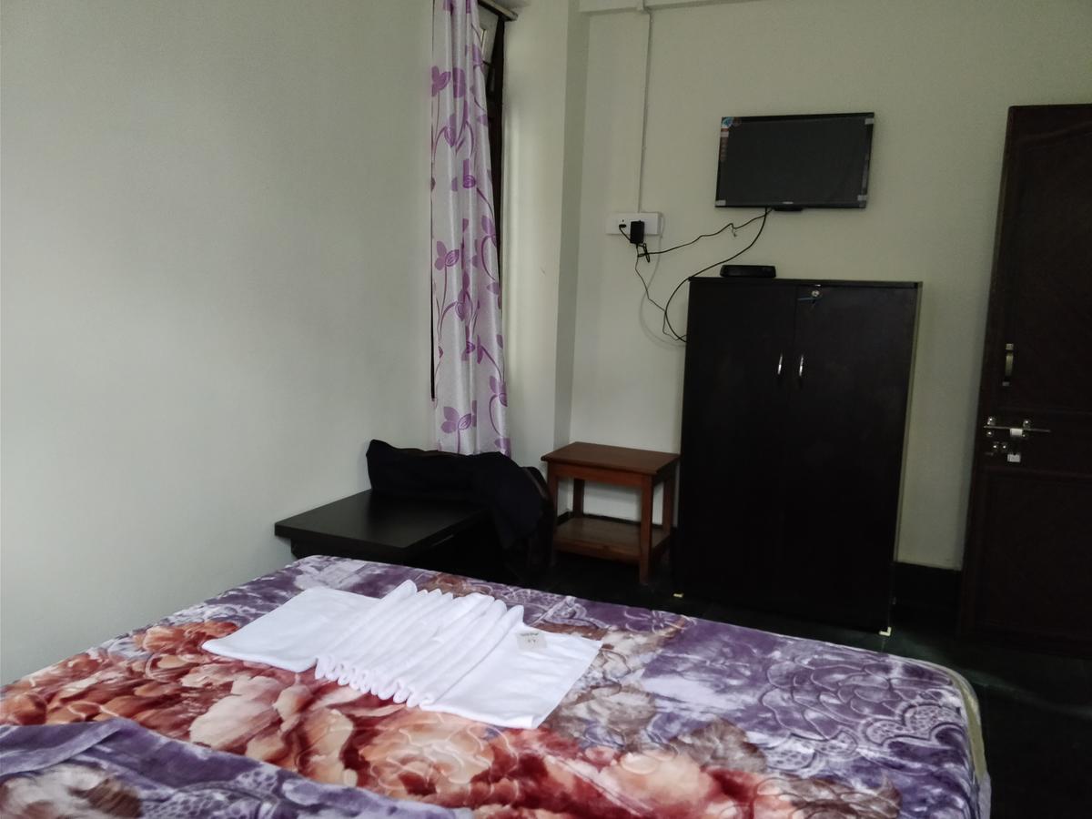 Hotel Pine Leaf Gangtok Bagian luar foto