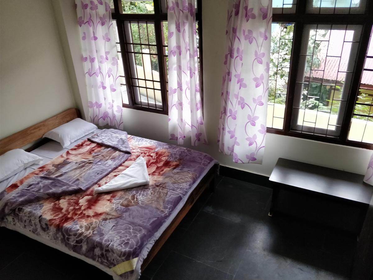 Hotel Pine Leaf Gangtok Bagian luar foto
