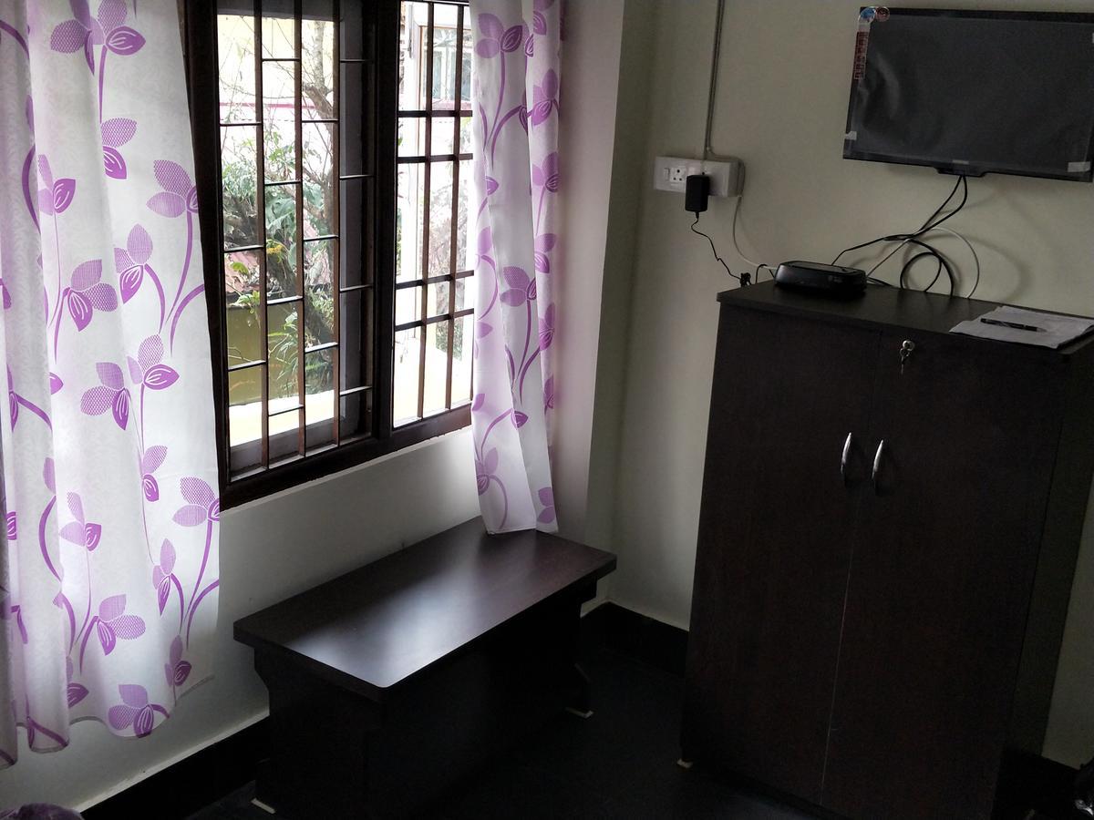 Hotel Pine Leaf Gangtok Bagian luar foto